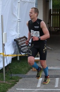 Mikko maalissa (kuva: Jari Tomppo)